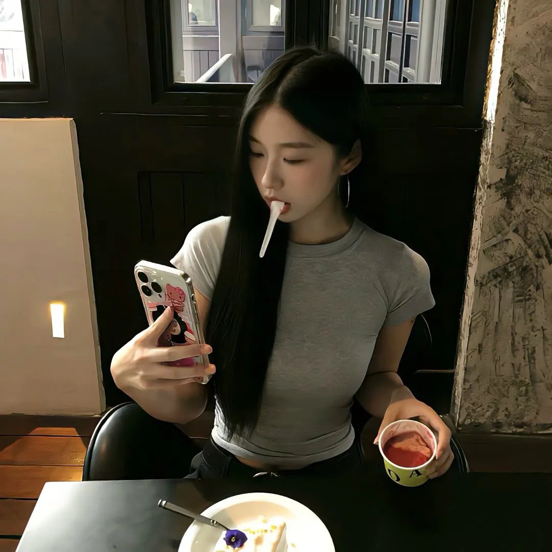 桃花含露又春风